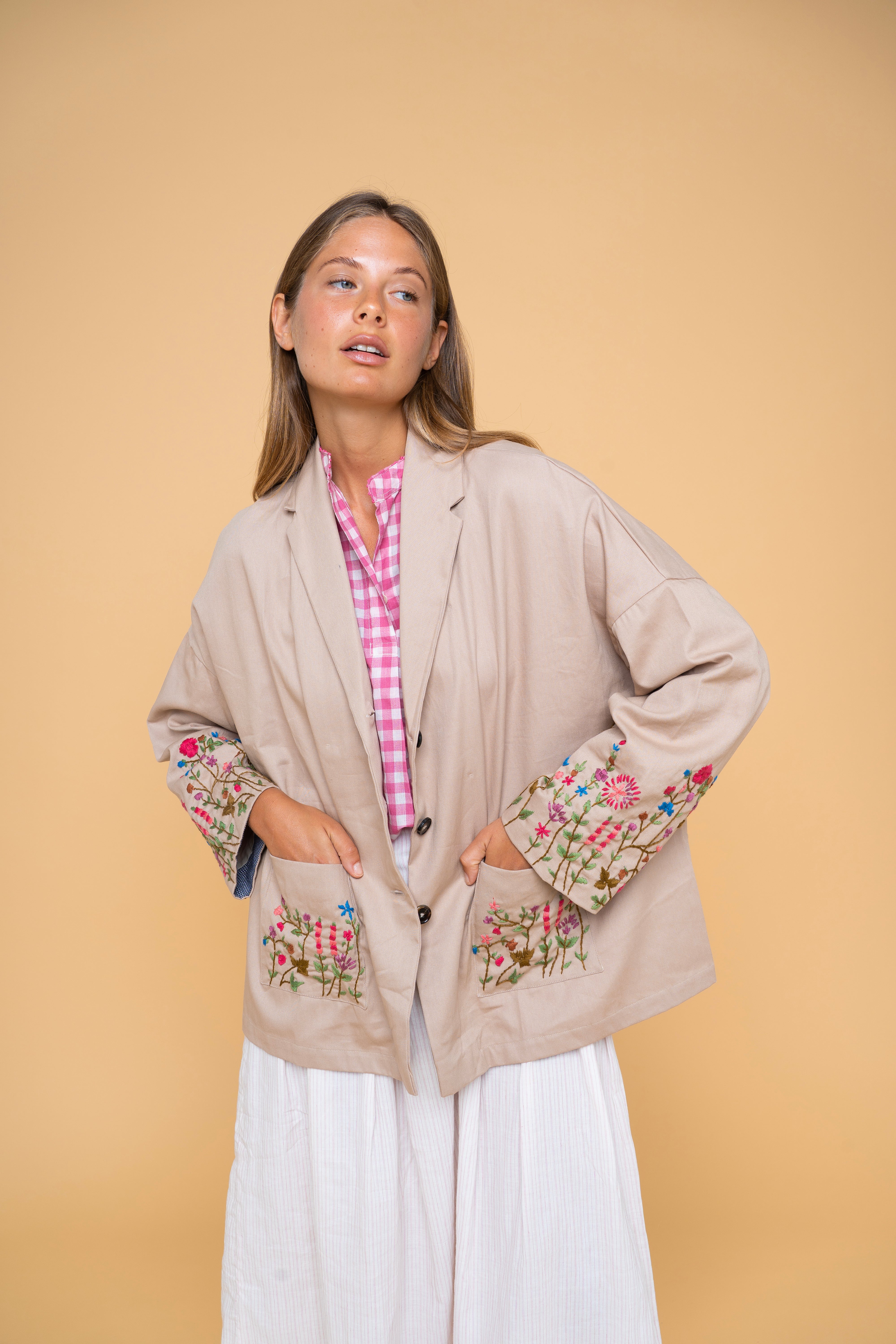 Smilla Prato giacca over cotone beige ricami floreali maniche donna FrancescaBi