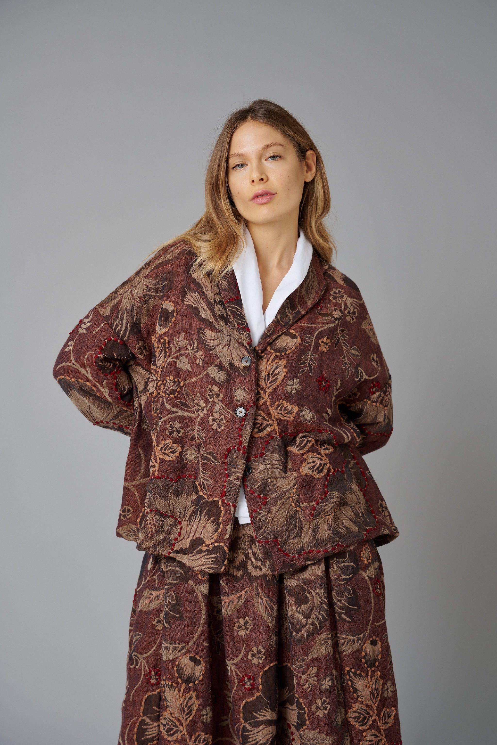 Smilla Peonia, Brick and Brown