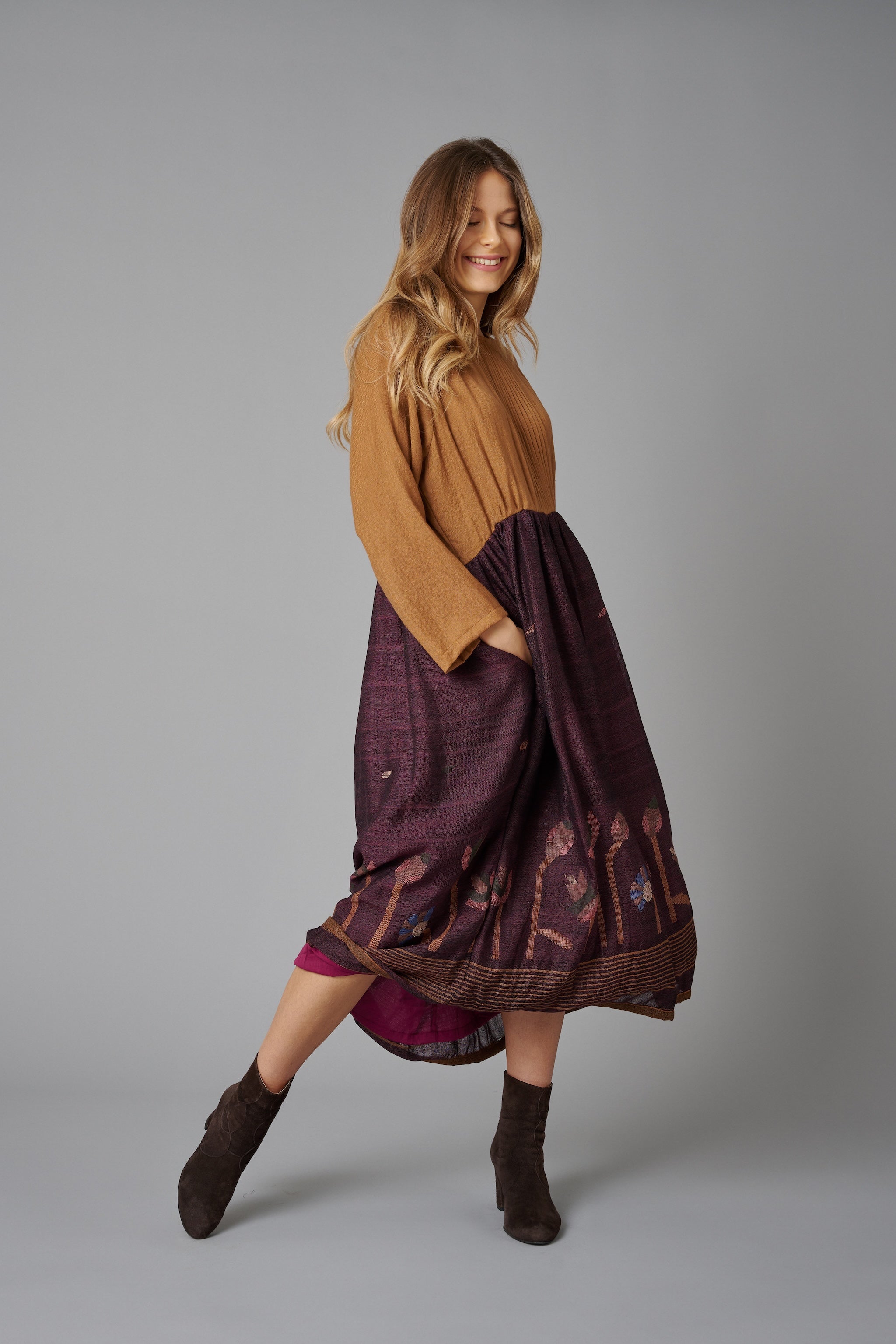 Salina Jamdani Flowers, wool