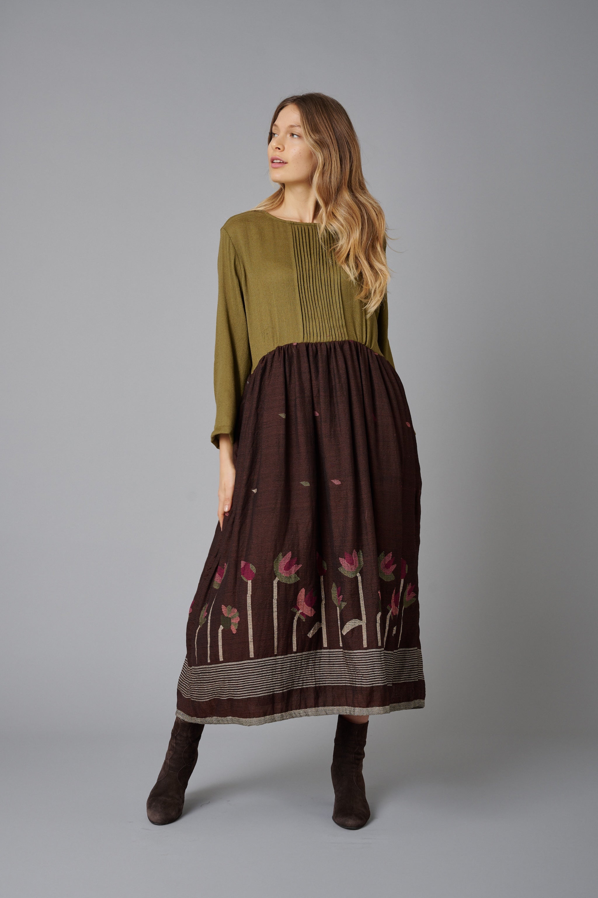 Salina Jamdani Flowers, wool