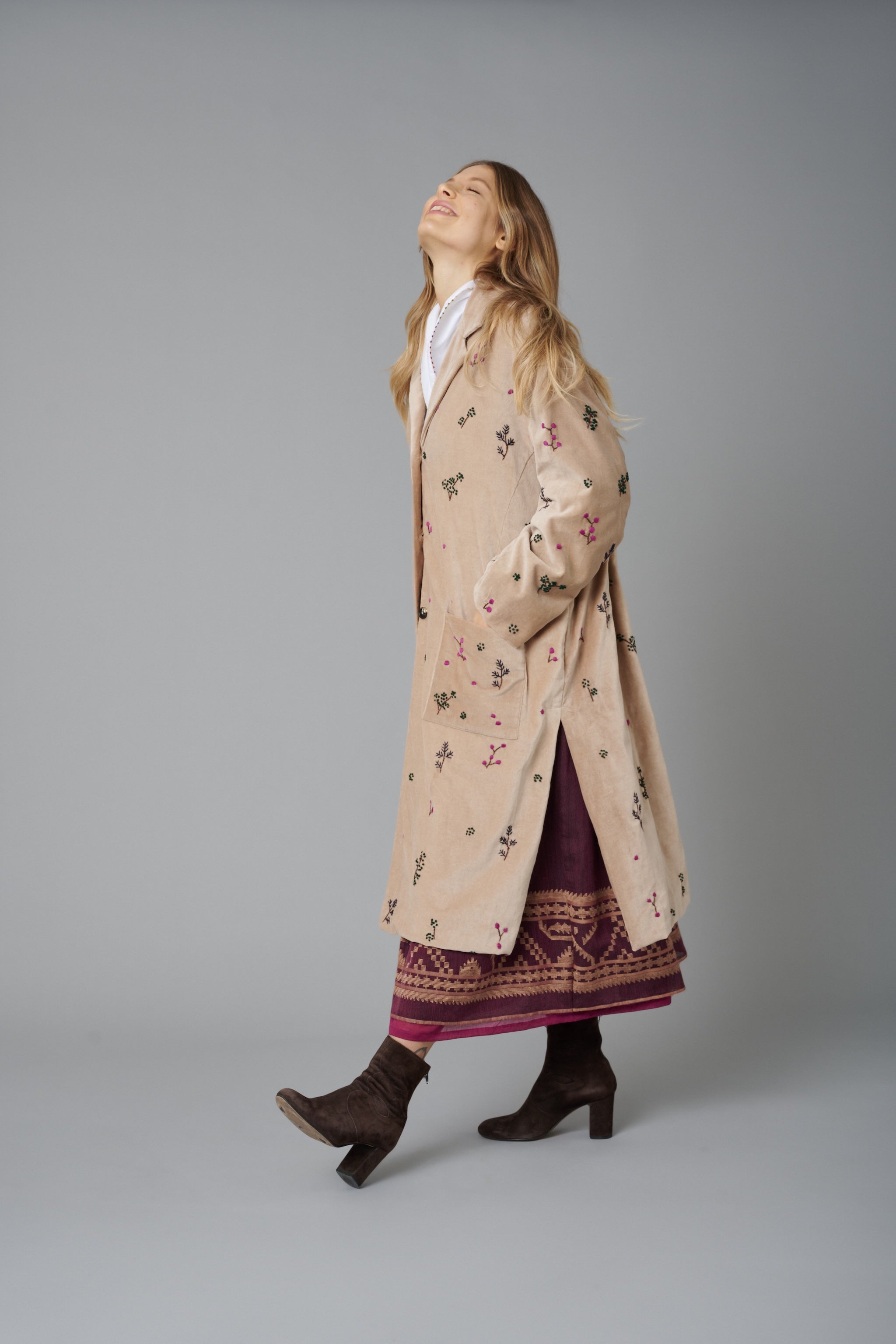 Erna Velluto, Beige and Pink