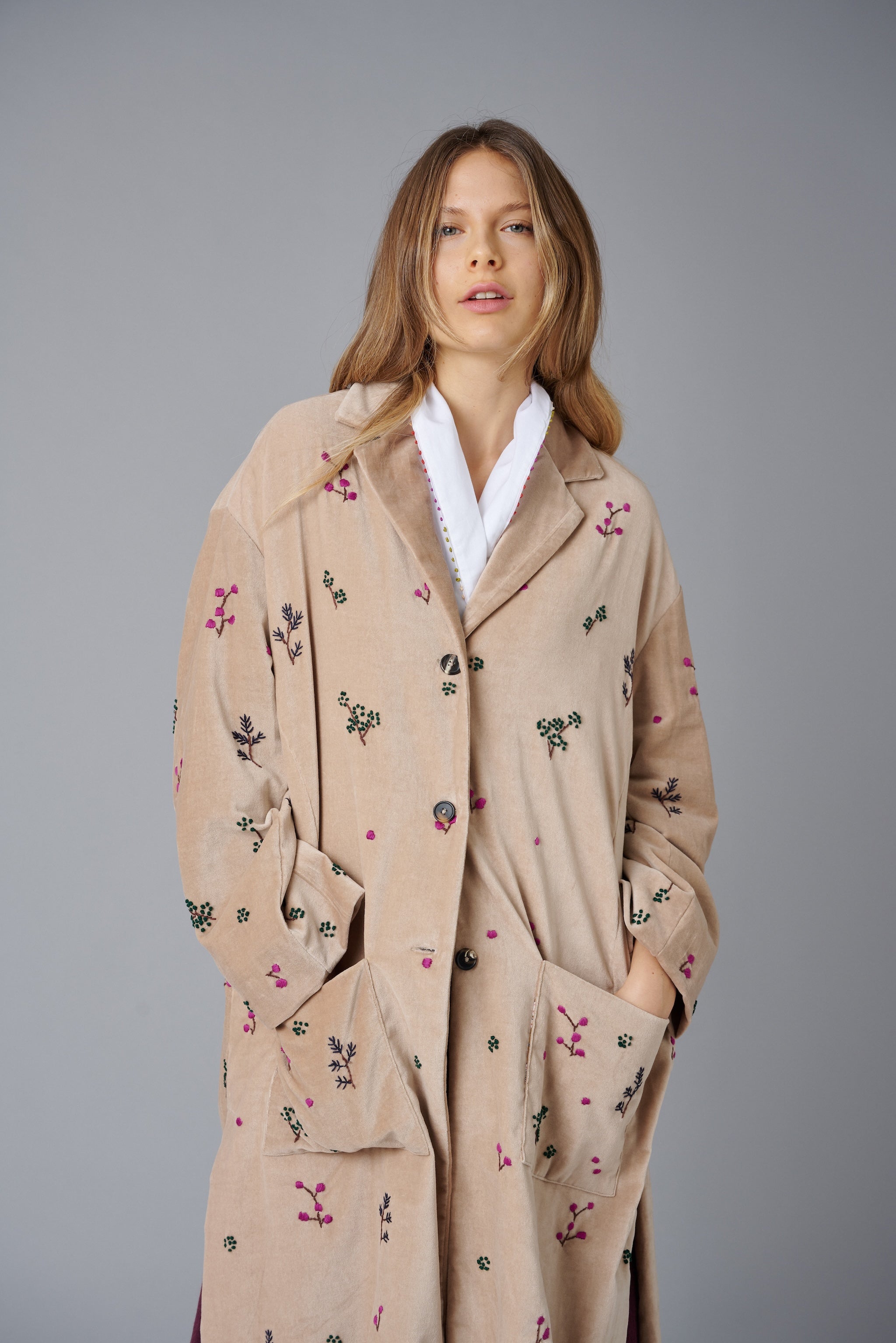 Erna Velluto, Beige and Pink