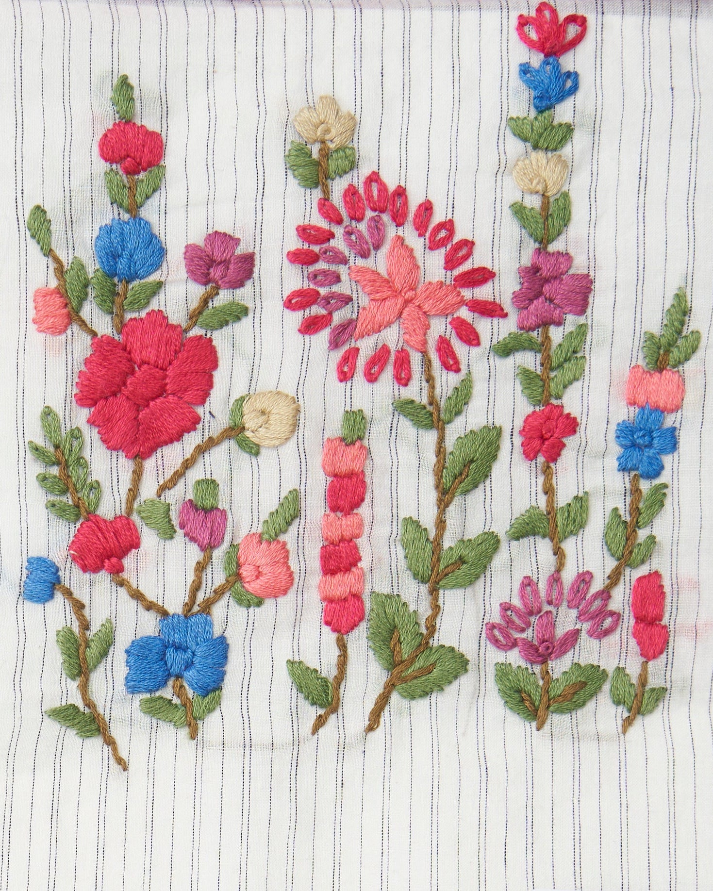 Tessuto cotone bianco ricamo floreale colorato Nizza Prato FrancescaBi